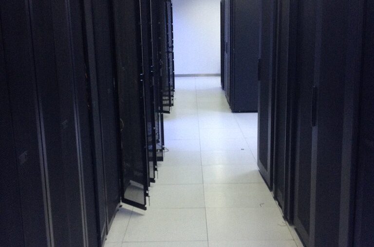 Expert Network Slowdowns in Offices