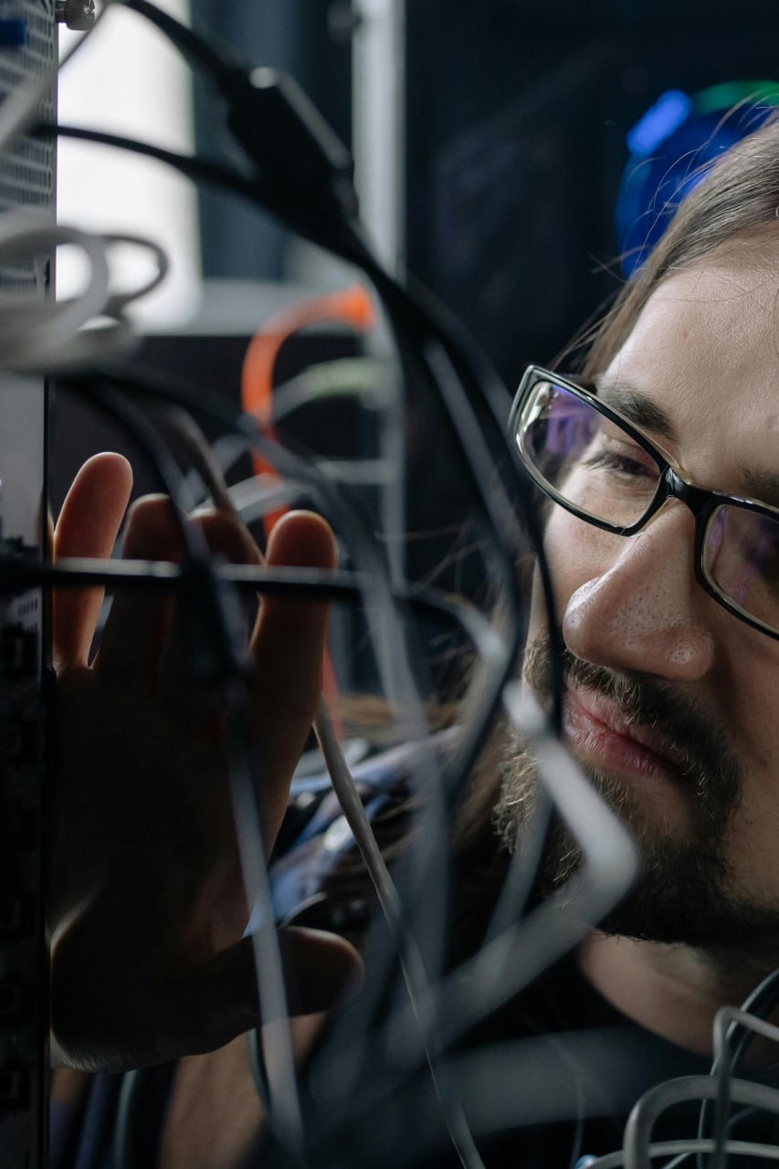 IT technician providing business IT support in Orange County
